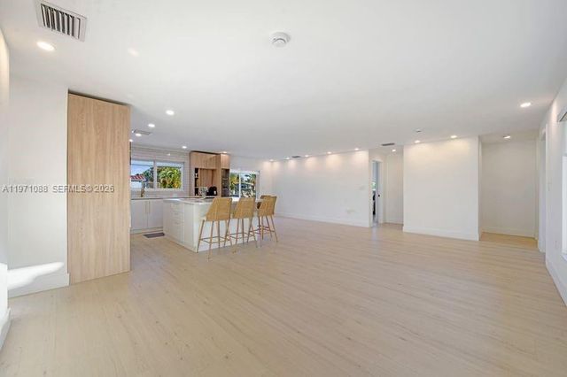 1810 SW 6th Ave, Pompano Beach, FL 33060