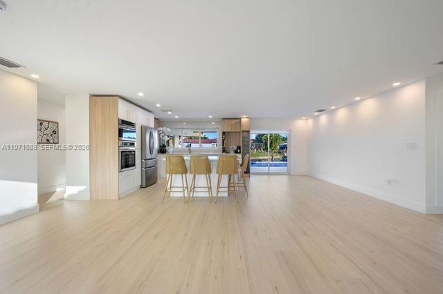 1810 SW 6th Ave, Pompano Beach, FL 33060