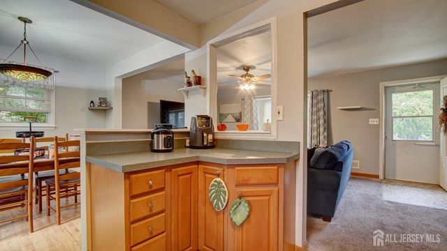 187 Old Stage Road, Spotswood, NJ 08884