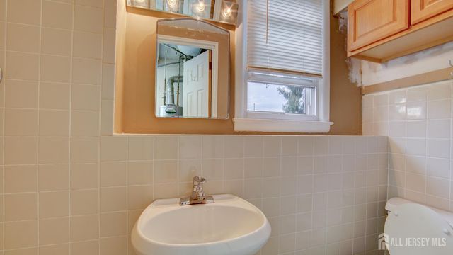 187 Old Stage Road, Spotswood, NJ 08884