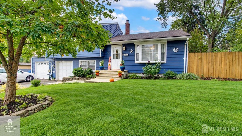 187 Old Stage Road, Spotswood, NJ 08884