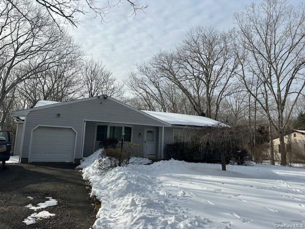 212 Helme Avenue, Miller Place, NY 11764