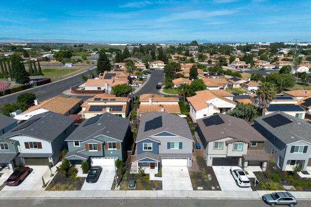 457 Avendale Dr, Manteca, CA 95337
