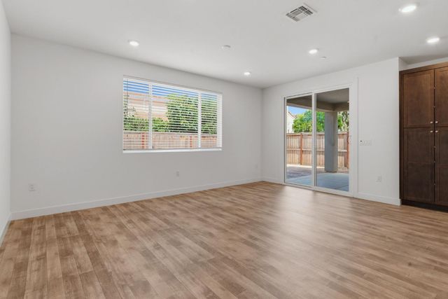 457 Avendale Dr, Manteca, CA 95337