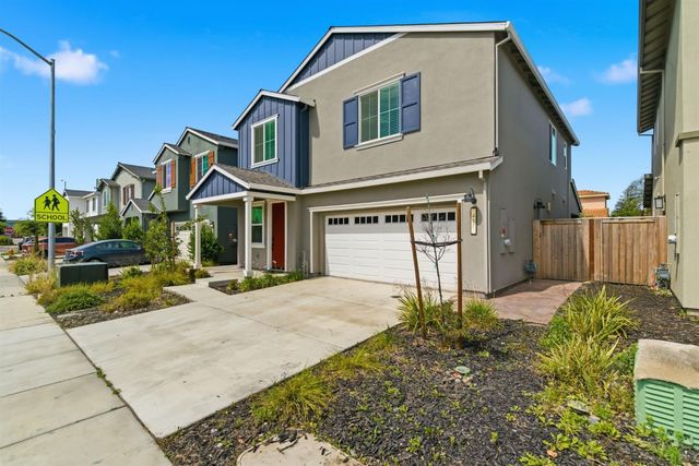 457 Avendale Dr, Manteca, CA 95337