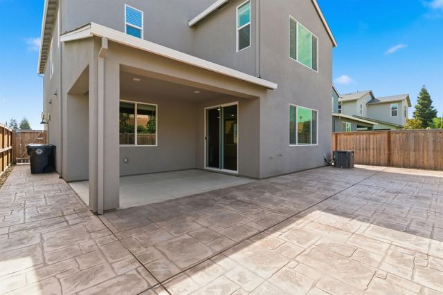 457 Avendale Dr, Manteca, CA 95337