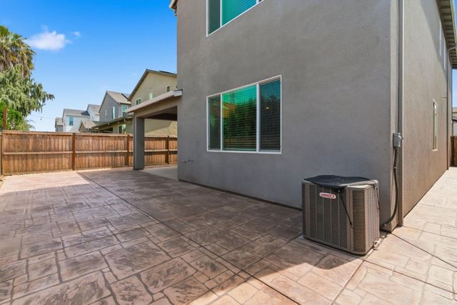 457 Avendale Dr, Manteca, CA 95337