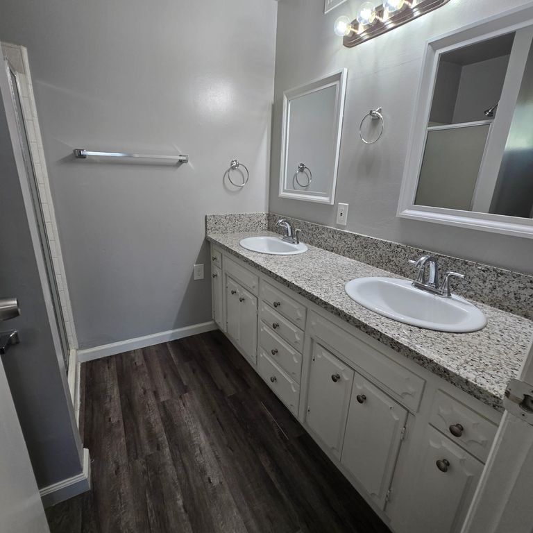 Image 17 of property listing at 3138 W Norwich Avenue, Fresno, CA 93722