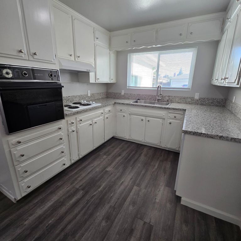 Image 7 of property listing at 3138 W Norwich Avenue, Fresno, CA 93722