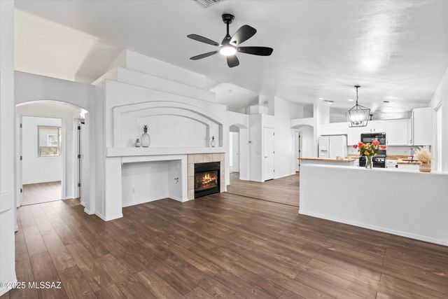 8806 E Mountain Spring Drive, Tucson, AZ 85747