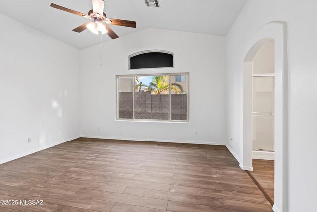 8806 E Mountain Spring Drive, Tucson, AZ 85747