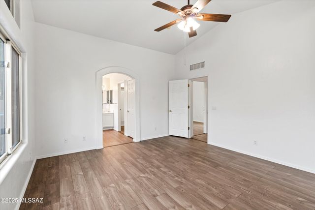 8806 E Mountain Spring Drive, Tucson, AZ 85747