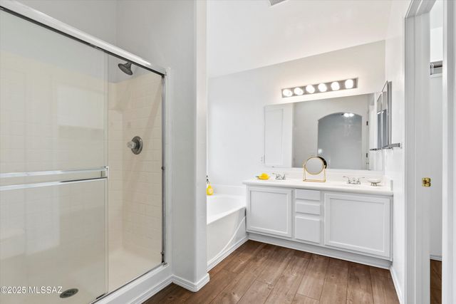 8806 E Mountain Spring Drive, Tucson, AZ 85747