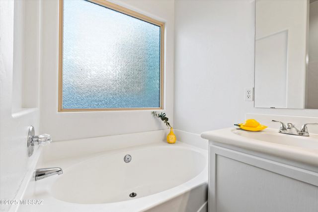 8806 E Mountain Spring Drive, Tucson, AZ 85747