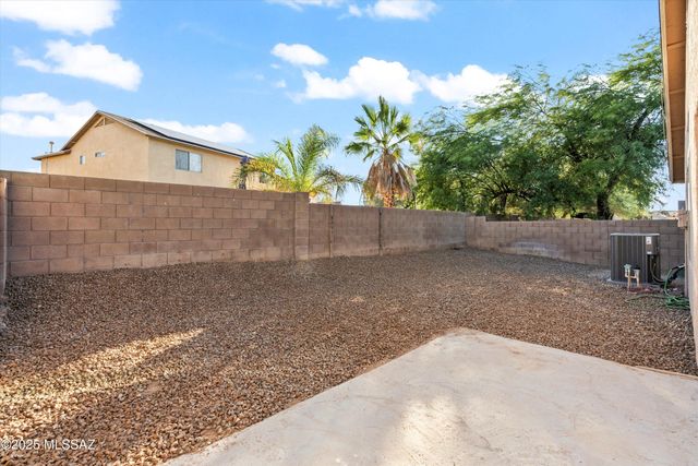8806 E Mountain Spring Drive, Tucson, AZ 85747