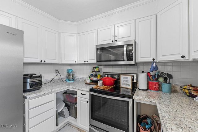 226 Brandonwood Drive, Johnson City, TN 37604