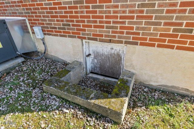 226 Brandonwood Drive, Johnson City, TN 37604