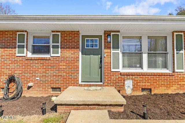 226 Brandonwood Drive, Johnson City, TN 37604