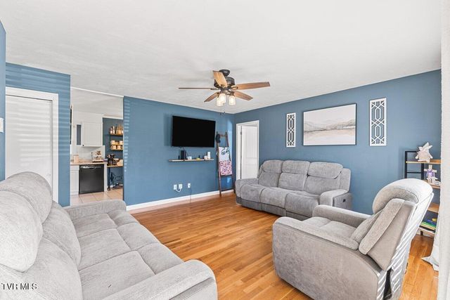 226 Brandonwood Drive, Johnson City, TN 37604