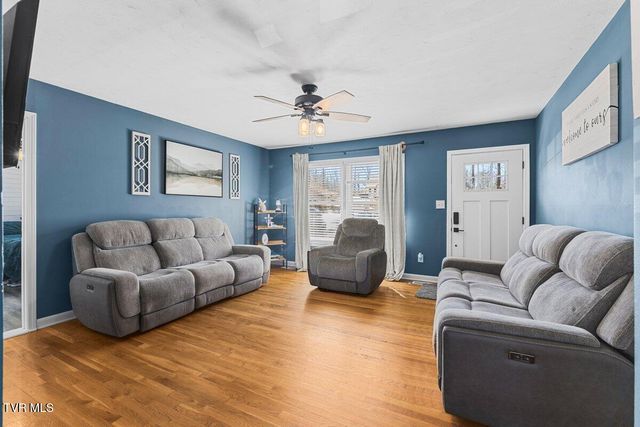 226 Brandonwood Drive, Johnson City, TN 37604