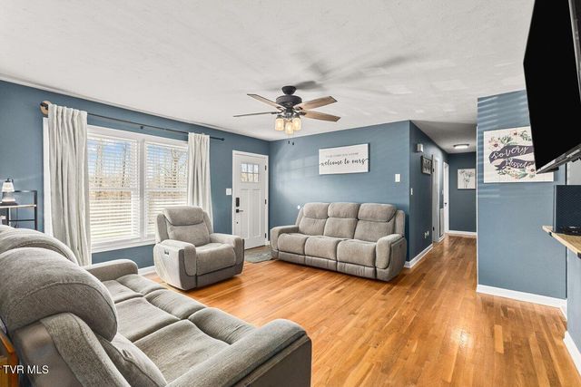 226 Brandonwood Drive, Johnson City, TN 37604