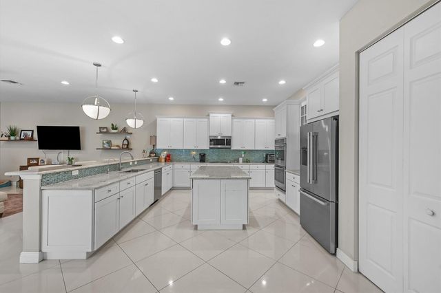 108 Casa Circle, Jupiter, FL 33458