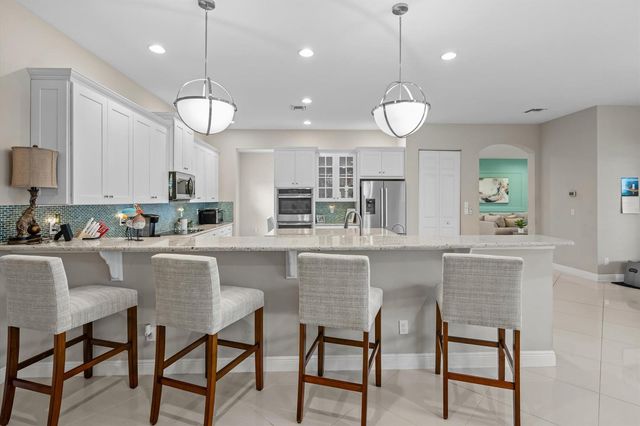 108 Casa Circle, Jupiter, FL 33458