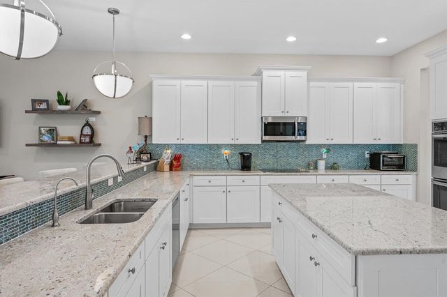 108 Casa Circle, Jupiter, FL 33458