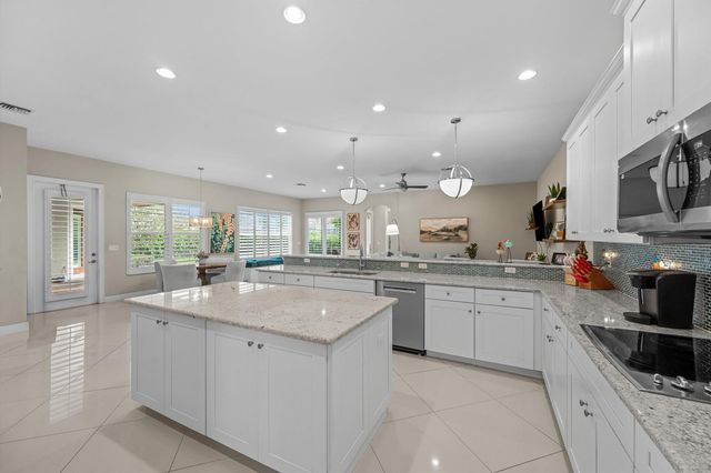 108 Casa Circle, Jupiter, FL 33458