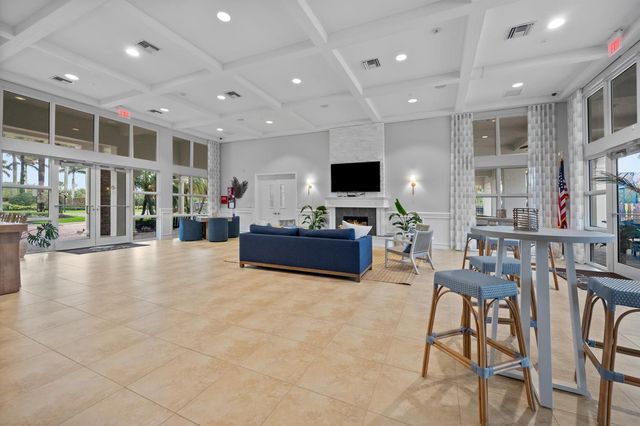 108 Casa Circle, Jupiter, FL 33458