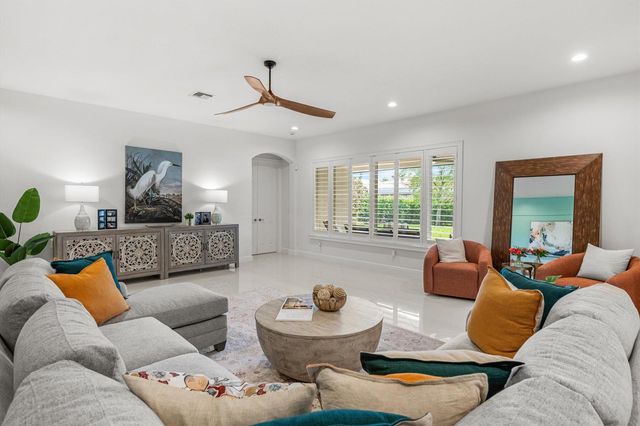 108 Casa Circle, Jupiter, FL 33458