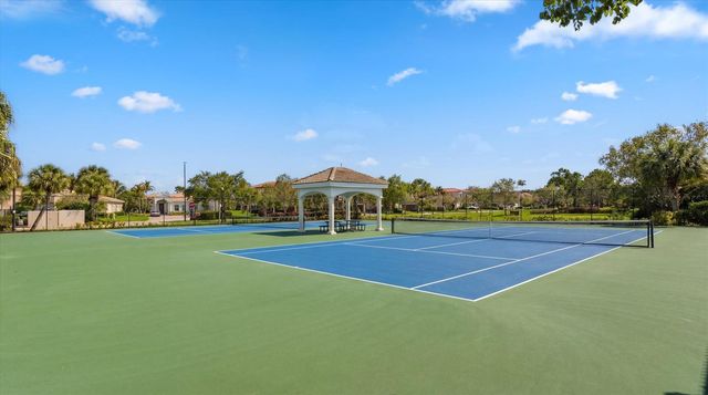 108 Casa Circle, Jupiter, FL 33458
