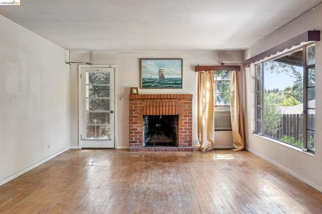 1830 3RD Ave, Walnut Creek, CA 94597