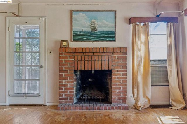 1830 3RD Ave, Walnut Creek, CA 94597