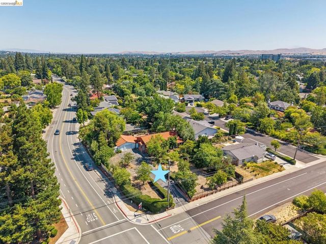 1830 3RD Ave, Walnut Creek, CA 94597