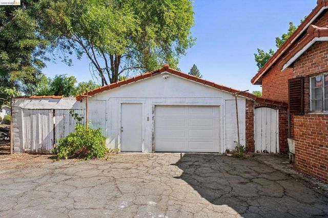 1830 3RD Ave, Walnut Creek, CA 94597