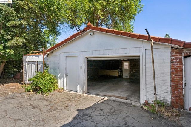 1830 3RD Ave, Walnut Creek, CA 94597