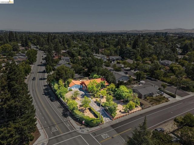 1830 3RD Ave, Walnut Creek, CA 94597