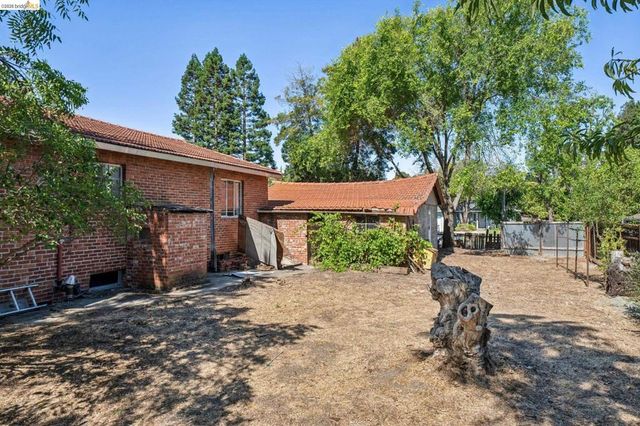 1830 3RD Ave, Walnut Creek, CA 94597