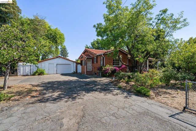 1830 3RD Ave, Walnut Creek, CA 94597