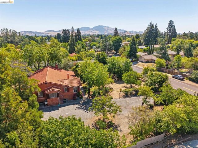 1830 3RD Ave, Walnut Creek, CA 94597