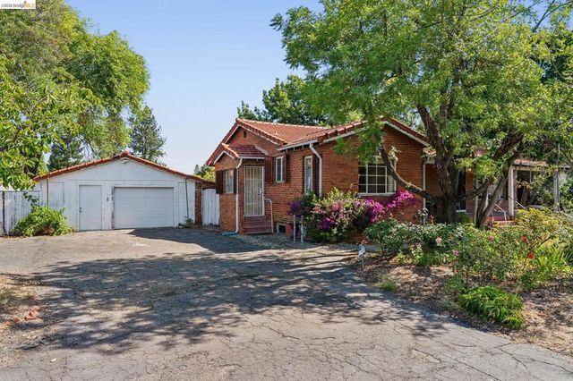 1830 3RD Ave, Walnut Creek, CA 94597