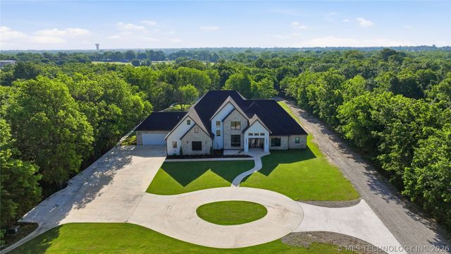 9701 N Memorial Drive, Owasso, OK 74055