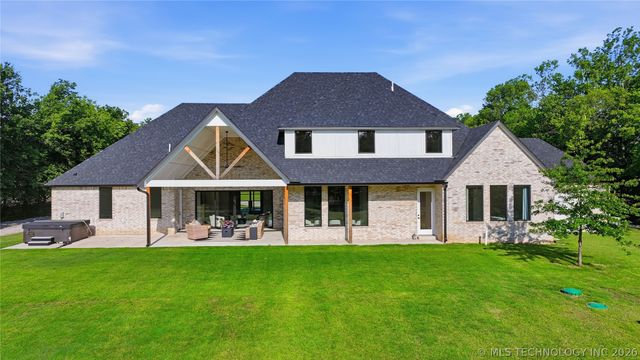 9701 N Memorial Drive, Owasso, OK 74055