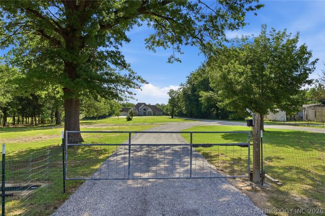 9701 N Memorial Drive, Owasso, OK 74055