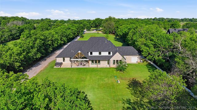 9701 N Memorial Drive, Owasso, OK 74055