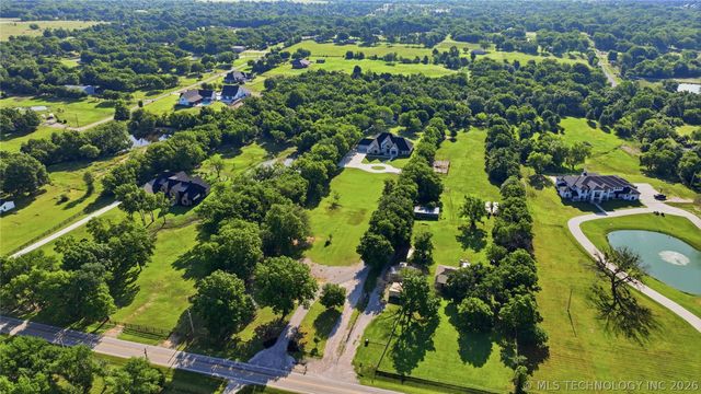 9701 N Memorial Drive, Owasso, OK 74055