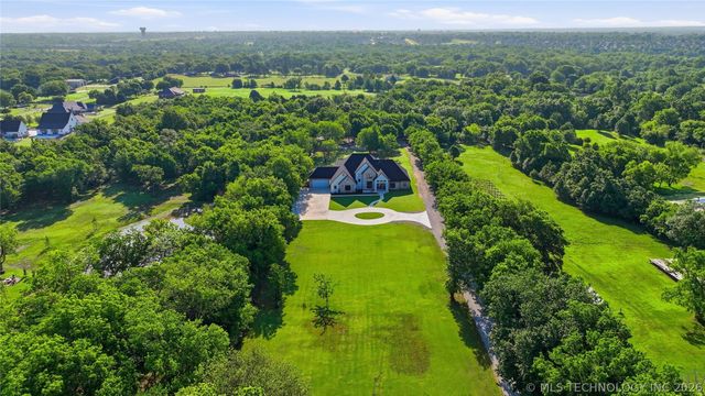 9701 N Memorial Drive, Owasso, OK 74055