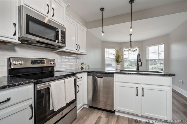 8723 Brookhollow Court, Charlestown, IN 47111