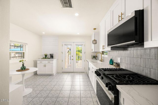 1902 N Pass Avenue, Burbank, CA 91505